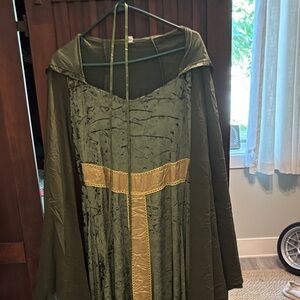 Elegant Green and Gold Women's Dress